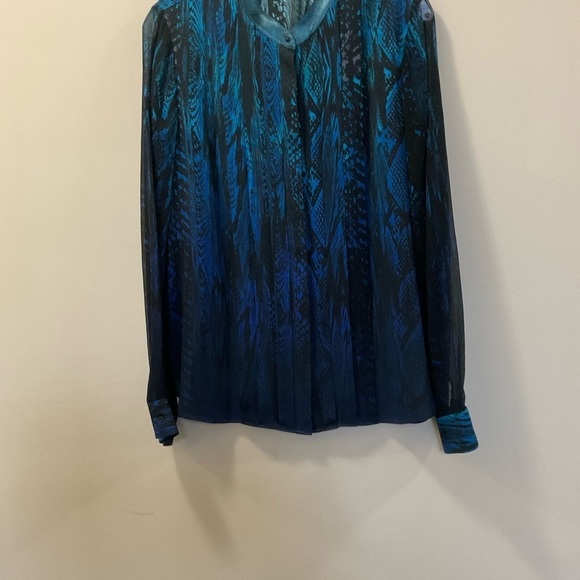 ELIE TAHARI Terri Stargazer Animal Print Silk Blouse Leather Collar Size M - Picture 2 of 10